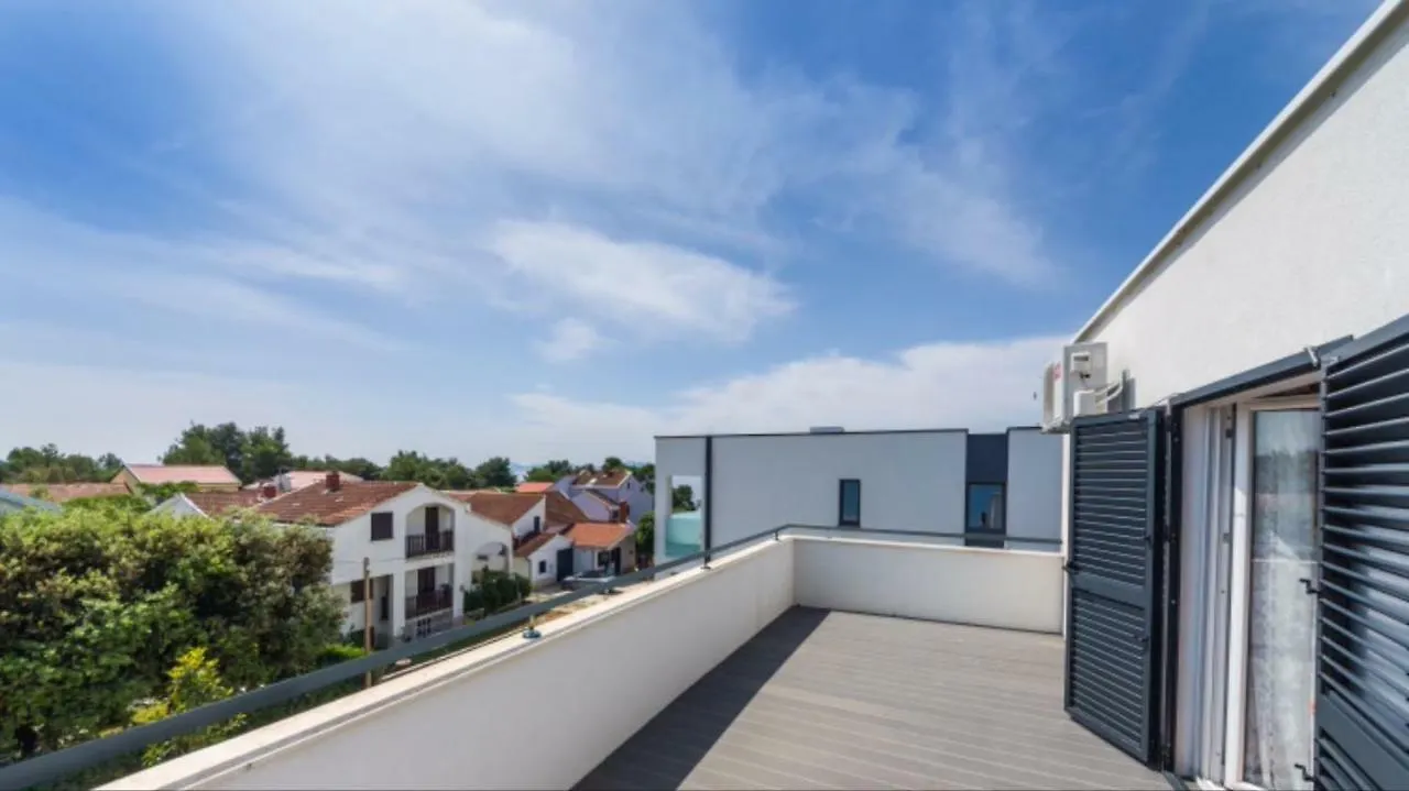 Apartmani Paradise Petrcane Croazia